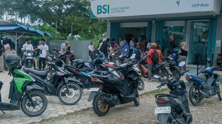 Buka Rekening, Ratusan PPPK Paruh Waktu Serbu BSI KCP Bula