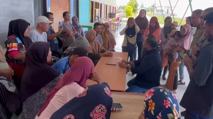 Belasan Pedagang Mengadu ke Bupati SBT, Keluhkan Pedagang “Liar” di Jalanan Bula