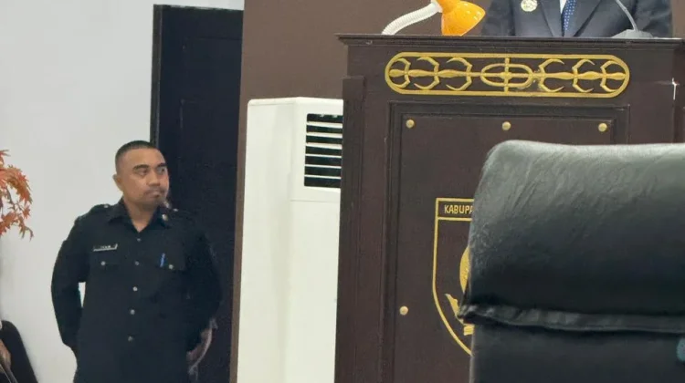 Paripurna Dewan, Bupati Fachri Sampaikan LKPJ 2025