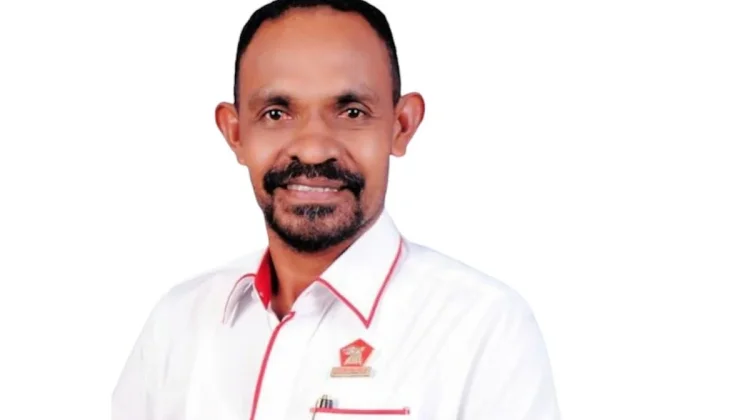 Anggota DPRD SBT Suarakan Krisis Air Bersih Desa Lapela di Rapat Paripurna