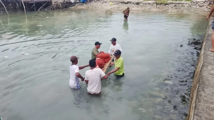 Warga Kilwaru SBT Ditemukan Tewas Hanyut di Laut, Diduga Akibat Epilepsi