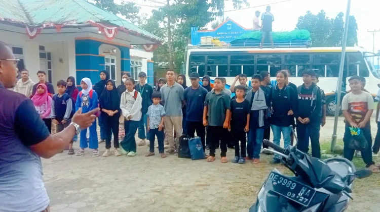 KONI SBT Lepas 32 Atlet Karate Ikut Kejurda INKADO Maluku di Ambon