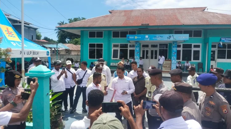 LMND SBT Kembali Demo PLN Bula, Sorot Dugaan KKN Program BPBL