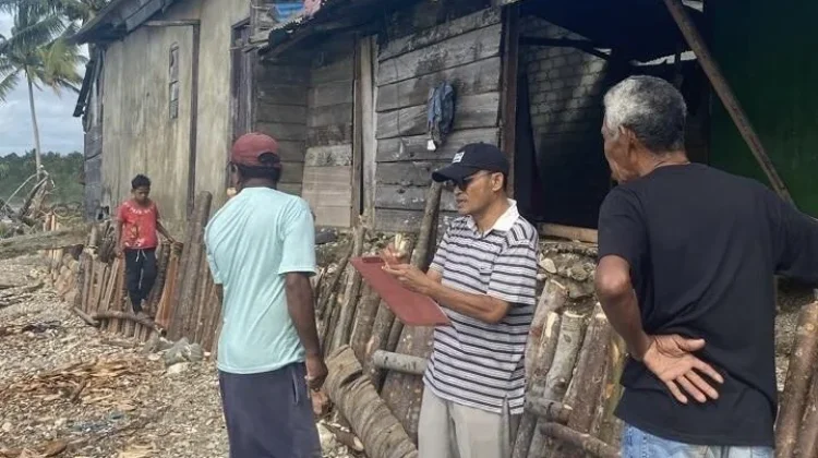 BPBD SBT: Rumah Rusak akibat Gelombang Tinggi di Desa Aruan Gaur 2 Unit