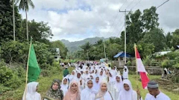 Pawai Ta'aruf Tahun Baru Islam di SBT, Warga Anrusias Berbusana Muslim & Nusantara
