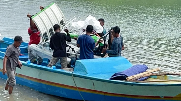 Penuhi Janji, Dinas Pertanian SBT Salurkan Alsintan untuk Warga Trans Waikudal