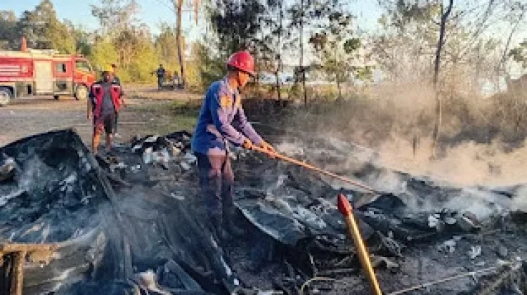 Sepuluh Speedboat Terbakar di SBT, Api Diduga dari Lokasi Pembakaran Sampah