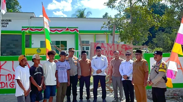 Palang KUA Teluk Waru Dibuka, Kemenag SBT Pastikan Pelayanan Kembali Normal