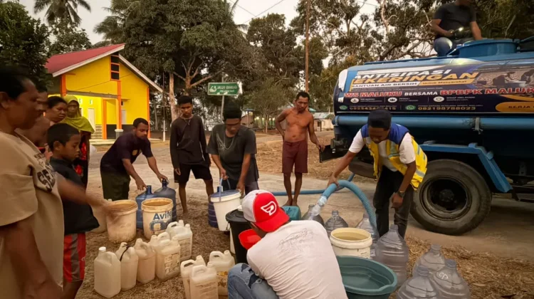 BWS Maluku Terus Salurkan Air Bersih untuk Warga Terdampak Kekeringan di SBT