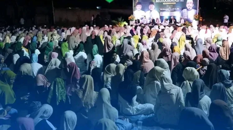 Semarak Maulid Nabi di Bula, Warga Tumpah Ruah Sesaki Jalan Protokol