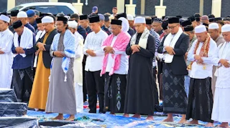 Pemkab SBT Gelar Salat Istisqa Menyusul Bencana Kekeringan
