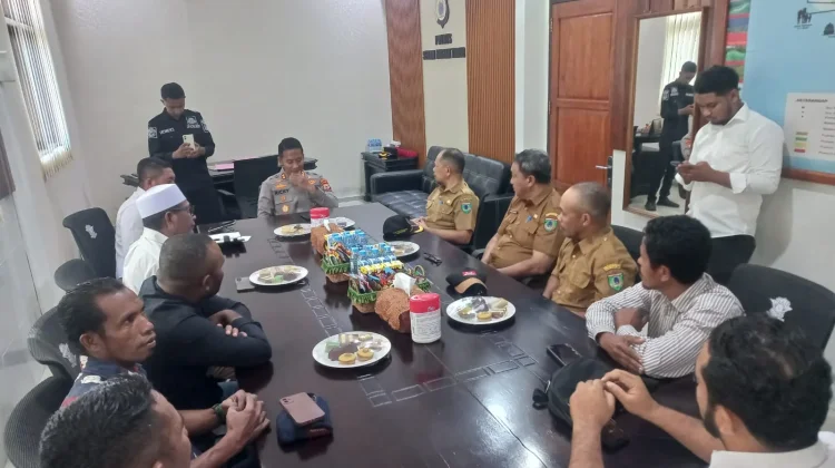 Silaturahim KAHMI dan Kapolres SBT: Hangat & Kritis!