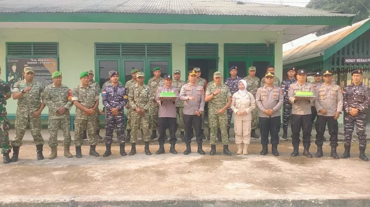 Kapolres SBT Sambangi Koramil Bula, Beri Ucapan HUT ke-81 TNI
