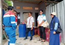 Diskoperindag SBT Sidak SPBU & Pangkalan Mitan, Pastikan Stok Aman jelang Idulfitri