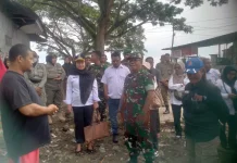 Penertiban Lapak Hunian Ilegal di Pasar Lama Bula Diwarnai Aksi Protes Warga