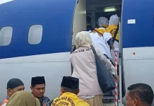 Sembilan Jemaah Calon Haji SBT Diberangkatkan menuju Tanah Suci