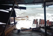 Gelombang Tinggi Terjang Desa Aruan Gaur SBT, Tiga Rumah Rusak Parah
