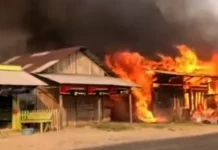 Kebakaran di Desa Sesar, Dua Rumah Ludes Dilalap Api, Kerugian Capai Ratusan Juta