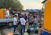 PWI SBT Gandeng Tokoh Masyarakat Salurkan 5.500 Liter Air Bersih ke Warga Bula