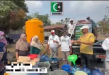 KAHMI SBT Salurkan Air Bersih untuk Warga Terdampak Kekeringan
