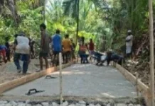 Pemdes Bitorik Kilmury SBT Lanjutkan Pembangunan Jalan Tani 450 Meter