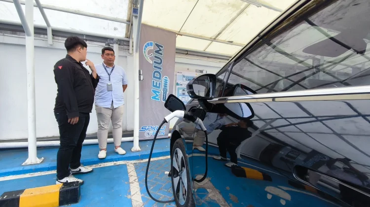 SPKLU Kuningan Siap Layani Pemudik Mobil Listrik Ramadan