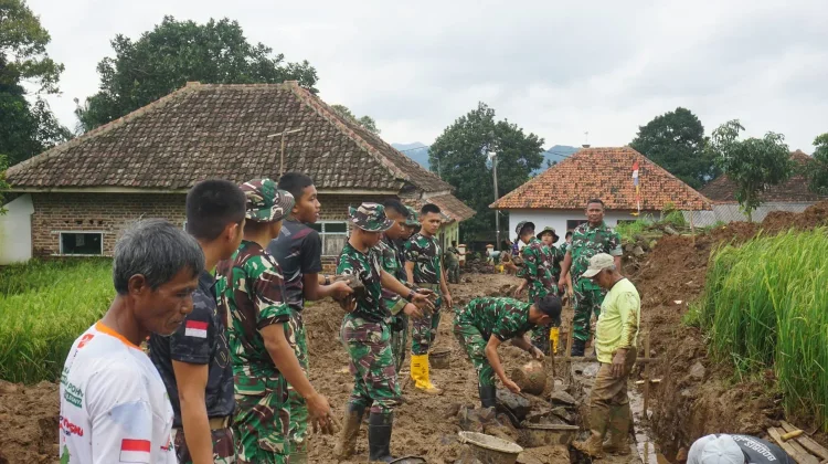 Satgas TMMD Kodim 0617 Majalengka Genjot Pembangunan Jalan 1 Km