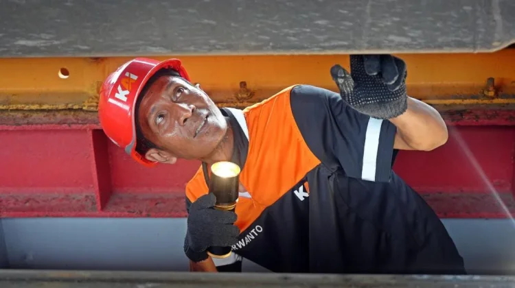 KAI Daop 3 Cirebon Optimalkan Perawatan Sarana jelang Angkutan Lebaran 2026