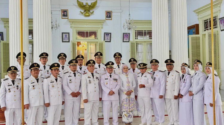 Bupati Imron Lantik 236 Pejabat, Perkuat Struktur dan Pelayanan Publik