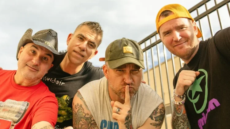 New Found Glory Rilis Album Baru “Listen Up!”
