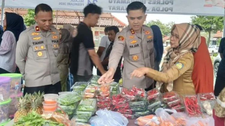 Halaman Polres Indramayu dijadikan Tempat Gerakan Pangan Murah