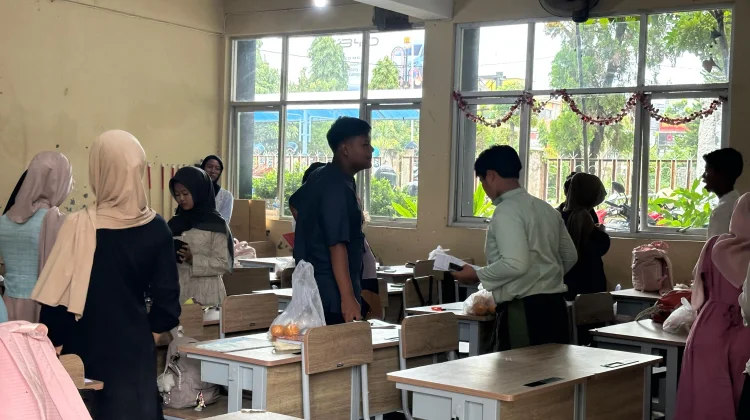 Siswa SMKN 1 Kedawung Akui Paket Snack MBG Sangat Bantu Buka Puasa