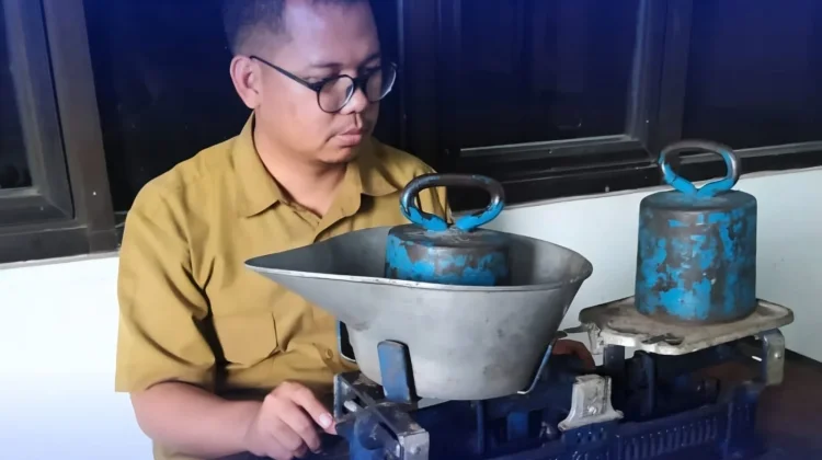 Lindungi Konsumen, Tera Ulang Rutin Digelar Disperdagin Cirebon