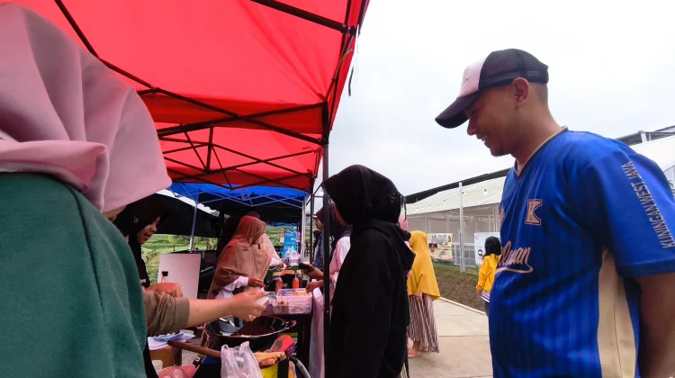 Menjemput Keberkahan Ramadan lewat Bazar UMKM Desa Peusing
