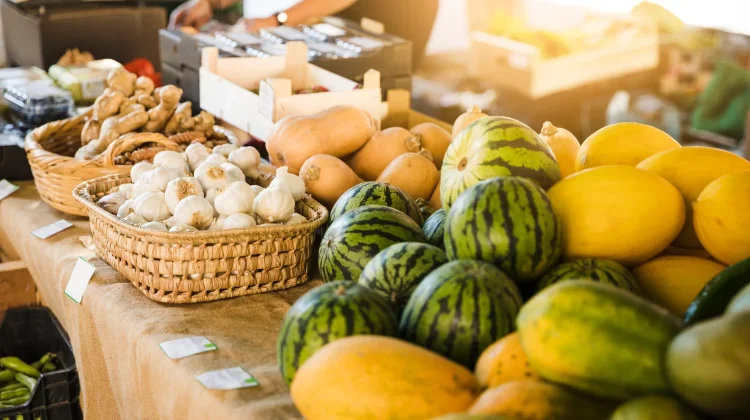 Harga Buah di Kota Cirebon Naik hingga 20 Persen di Awal Bulan Ramadan
