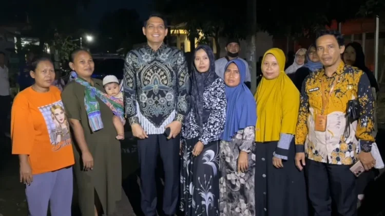 Lucky Hakim Berikan Bantuan Sosial bagi Korban Angin Puting Beliung