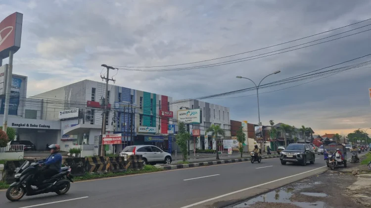 Kondisi Ruas Alternatif di Cirebon Bervariasi, Perbaikan Dilakukan Bertahap