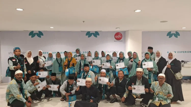 Puluhan Jamaah Umrah Indramayu Tiba di Tanah Air