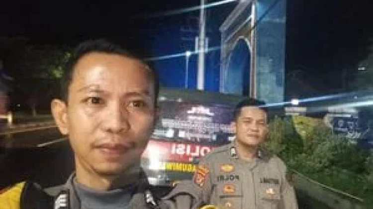Polisi di Indramayu Berpatroli Strong Point ,Jelang Sahur hingga Subuh