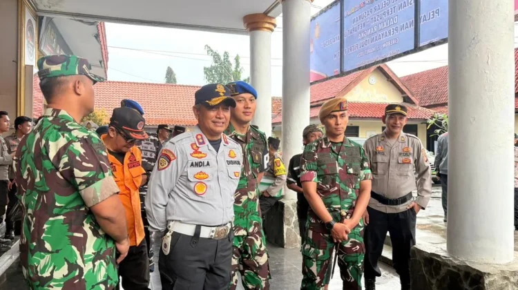 Dishub Kota Cirebon Perbaiki PJU untuk Kelancaran Arus Mudik