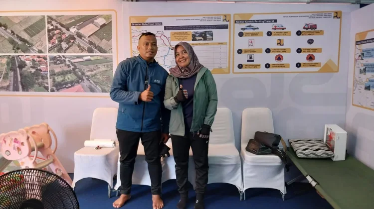 Mudik Motor Semarang–Sumatera, Pasangan Ini Nikmati Perjalanan