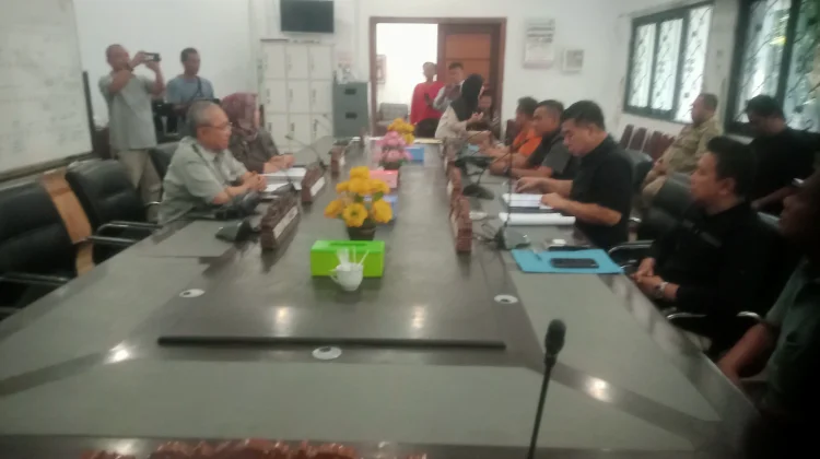 DPRD Indramayu Cecar Satpol PP Soal Pelepasan Mihol Hasil OTT