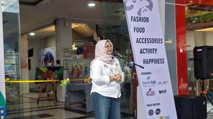 Ketua Dekranasda Cirebon Ajak Warga Dukung Pengembangan UMKM Lokal