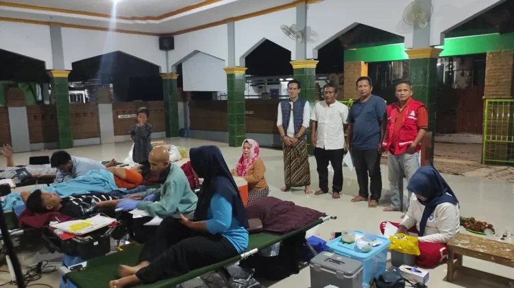 Donor Darah Malam Hari di Gebang Kulon Disambut Antusias Warga saat Ramadan