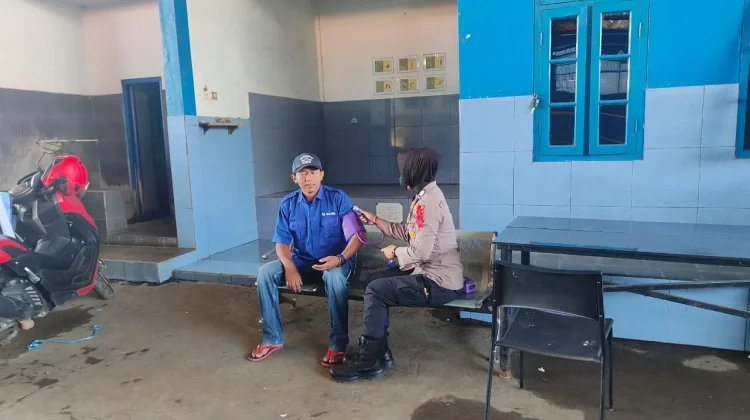 Menjelang Keberangkatan, Pemudik Gratis Polres Majalengka Jalani Cek Kesehatan