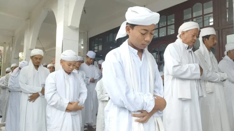 Ribuan Jamaah As-Syadatain Indramayu Salat Idulfitri 1447 H