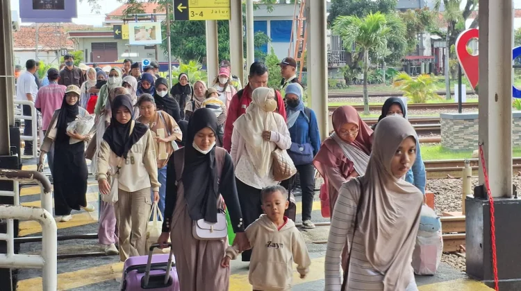 KAI Daop 3 Cirebon Siapkan Kereta Tambahan Selama Masa Angkutan Lebara