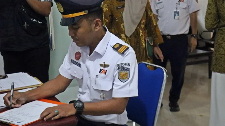 PT KAI Daop 3 Jalani Pemeriksaan Kesehatan dan Tes Narkoba pada Awak Kereta Api