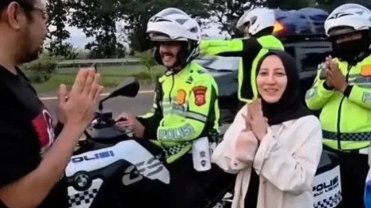 Polisi Selamatkan Pemudik Asal Indramayu Tertinggal di Rest Area