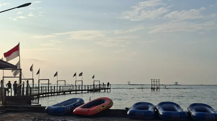 Wisata Bahari Kejawanan Cirebon: Tiket Terpisah, Total Rp20 Ribu